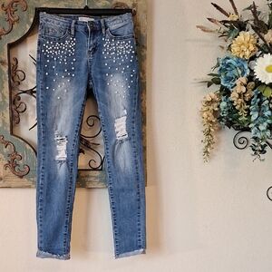 Angel Kiss Pearl-Studded Distressed Cropped Blue Jeans. NWOT Size 3